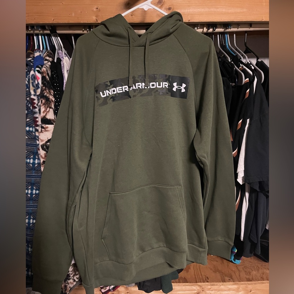 Under armor sweatshirt